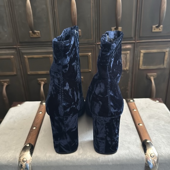 Mia Valencia Crushed Velvet Boots - Picture 4 of 6
